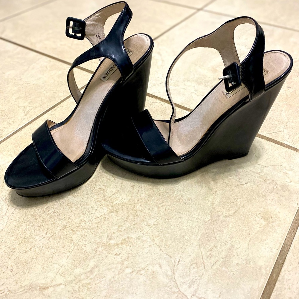 Black wedge shoes…used but in excellent condition